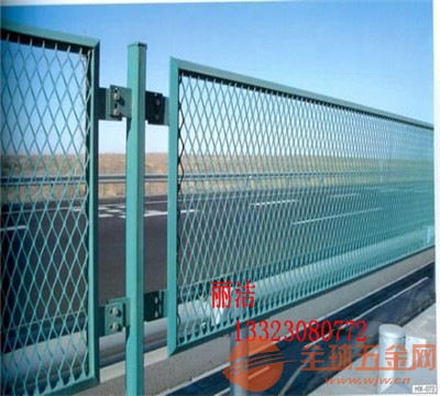 重庆钢板护栏网产品厂家 重庆钢板护栏网产品产品特点