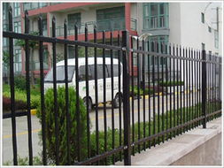 护栏 护栏网价格 锌钢护栏给家庭装修带来温馨浪漫的主题 市政建设公园保护栏批发价格 衡水市